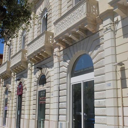 לינה וארוחת בוקר גאליפולי Palazzo Del Cavaliere מראה חיצוני תמונה