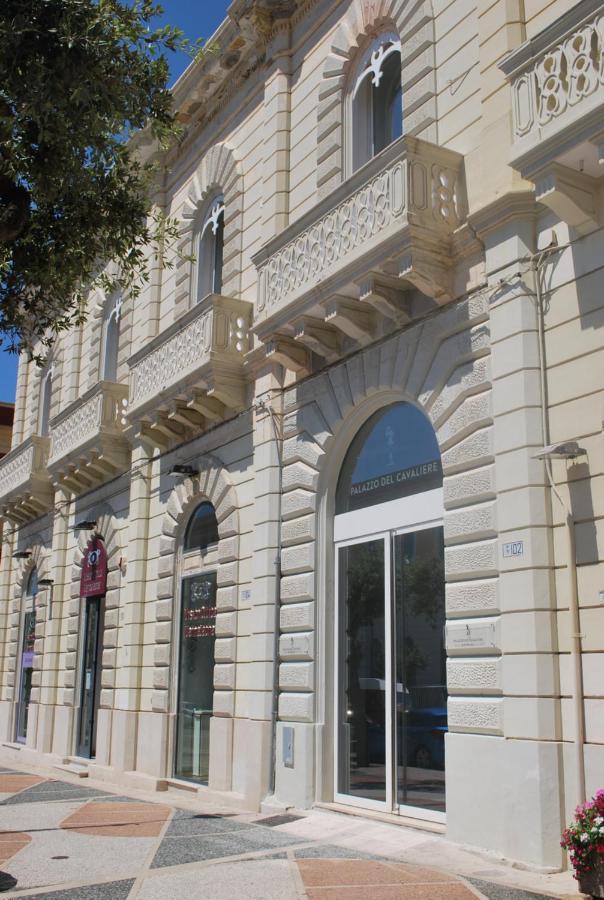 לינה וארוחת בוקר גאליפולי Palazzo Del Cavaliere מראה חיצוני תמונה