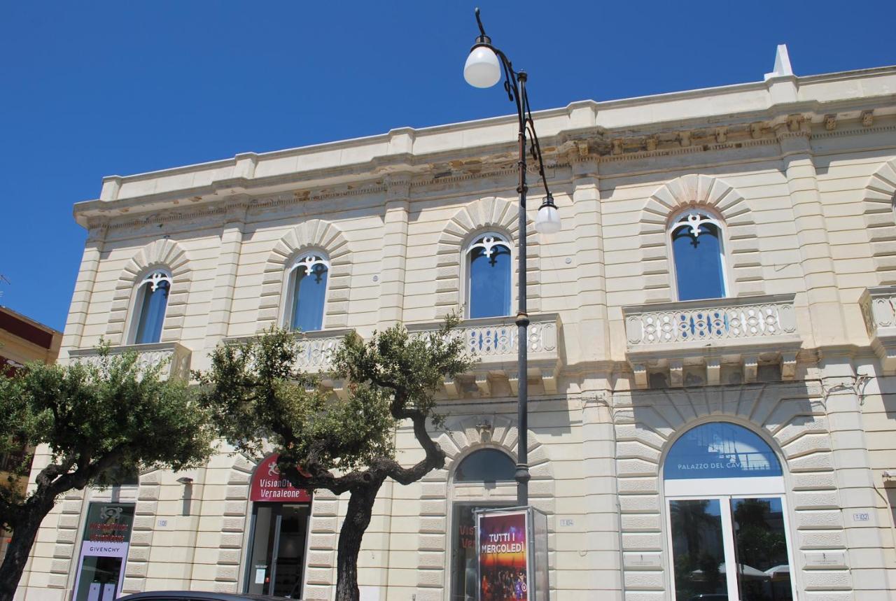 לינה וארוחת בוקר גאליפולי Palazzo Del Cavaliere מראה חיצוני תמונה
