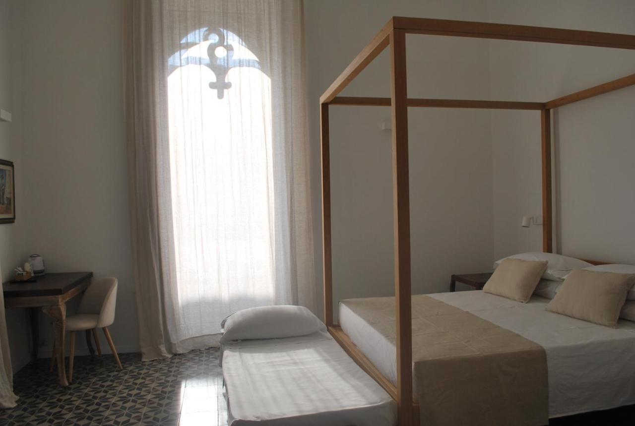 לינה וארוחת בוקר גאליפולי Palazzo Del Cavaliere מראה חיצוני תמונה