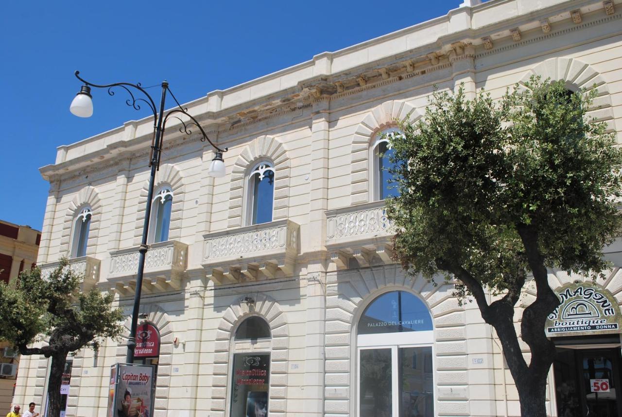 לינה וארוחת בוקר גאליפולי Palazzo Del Cavaliere מראה חיצוני תמונה